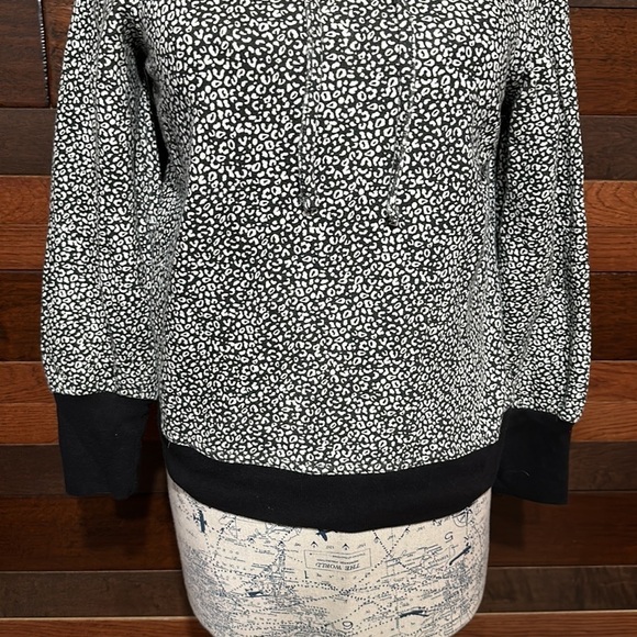 Nine West Crew Neck Long Sleeve Black and White Hoodie Sweatshirt - Picture 3 of 11